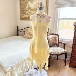 modern pastel yellow strapless lace mini dress Tiger Mist size xl
